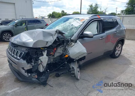 2019 Jeep Compass Latitude 4X4 from USA, damaged, VIN 3C4NJDBB5KT813395